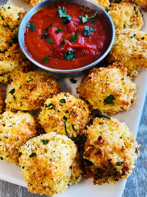 Air Fryer Crispy Tortellini Bites Parmesan Crusted Tortellini Bites, Air Fryer Tortellini Bites, Crispy Tortellini, Air Fryer Tortellini, Tortellini Bites, Appetizers Meatballs, Dinner Recipes Air Fryer, Superbowl Food Appetizers, Snacks Chicken