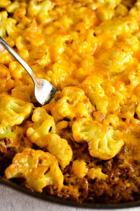 Easy Cauliflower Ground Beef Skillet recipe. This keto dinner idea makes a quick and simple weeknight meal. The ultimate comfort food. Ground Beef Skillet, Low Carb Ground Beef Recipes, Beef Skillet, Cheesy Chicken Pasta, Easy Cauliflower, Baked Macaroni, Ultimate Comfort Food, Dinner Idea, Cauliflower Recipes