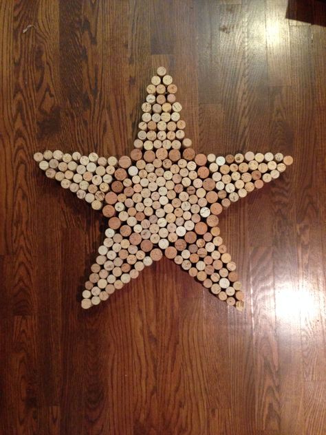 Wine Cork Star, Small Christmas Cork Wreaths, Gingerbread Cork Ornament, Wine Cork Initials Letters, Wine Tree, Wine Cork Projects Wreaths & Garlands, Wine Cork Art, Cork Art, Star Tree Topper