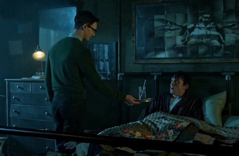 Gotham Edward Nygma and Oswald Cobblepot Edward Nygma And Oswald Cobblepot, Oswald Cobblepot Aesthetic, Oswald And Edward, Gotham Edward Nygma, Gotham Movie, Penguin And Riddler, Gotham Cast, Edward Nygma, Cory Michael Smith