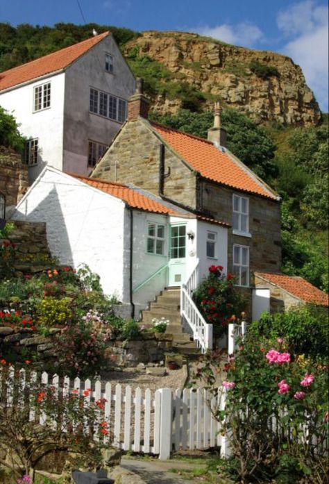 Hill Top House, Yorkshire House, Runswick Bay, Irish Cottage, English Village, Dream Cottage, British Countryside, Yorkshire England, A Hill