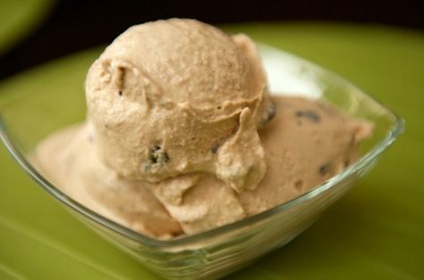 Ricotta Caramel Chocolate Chip Cheese Ice Cream, Without an Ice Cream Maker (VIDEO) « Fudge Ice Cream, Yogurt Ice Cream, Chocolate Chip Ice Cream, Super Food, Caramel Chocolate, Ice Cream Bowl, Coffee Ice Cream, Make Ice Cream, Cooking Channel