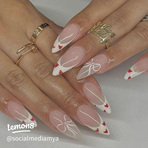 Nails Inspo Trendy 2023, Valentine’s Day Almond Nails, Simple Nail Inspo Trendy, Valentines Day Nails Almond Shape, Valentines Nails Almond, Shellac Nails Fall, Em Nails, Adorable Nails, Kutek Disney