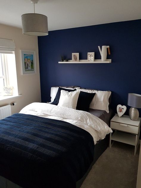 Navy Blue And White Room Bedrooms, Navy Blue And White Bedroom Decor, Navy And White Boys Bedroom, Navy Grey And White Bedroom, Bedroom With Blue Carpet, Small Navy Bedroom, Small Blue Bedroom Ideas, Dark Blue And White Bedroom, Navy White Bedroom