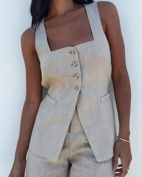 The Best Linen Vests Fashion People Love | Who What Wear Linen Waistcoat, Linen Two Piece Set, Linen Outfits, Formal Vest, Pants For Woman, Linen Vest, Refined Fashion, Pants Linen, Vest Waistcoat