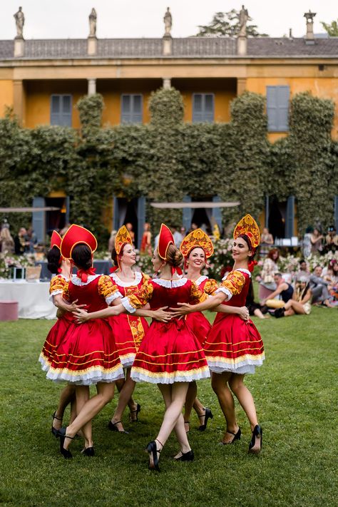 This Wedding in Lake Como Was Inspired by the Couple’s Russian Heritage—And Burning Man | Vogue Russian Wedding Traditions, Russian Wedding Dress, Tom Ford Tuxedo, Russian Party, Temperley London Dress, Flowers Wedding Invitations, Russian Heritage, Russian Wedding, Weddings In Italy