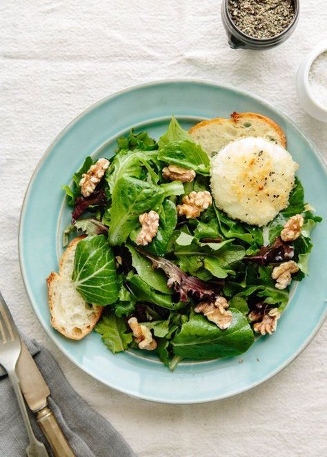 Recipe: Alice Waters' Baked Goat Cheese with Spring Lettuce Salad Lettuce Salad Recipes, Baked Goat Cheese, Alice Waters, Salad Recipes Video, Fennel Salad, Autumn Salad, Lettuce Salad, Eat Salad, Goat Cheese Salad