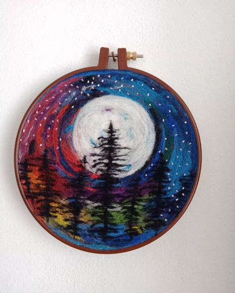 Needle felting Felting Ornaments, 2d Needle Felting, Felting Landscapes, Felt Landscapes, Frost Moon, 2d Painting, Thread Crafts, Felted Art, Needle Felting Diy