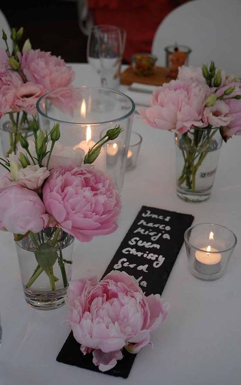 Peonies Wedding Table, Peonies Wedding Centerpieces, Peonies Wedding Decoration, Tulip Decor, Prom Hair Accessories, Clear Vases, Peony Wedding, Pink Table, Diy Wedding Flowers