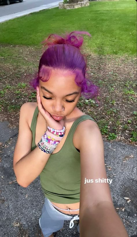 ˚୨୧⋆ @bella2angel Hair Dye Ideas Whole Head, Colored Skunk Stripe Hair, Teal Curly Hair, Purple Hair Natural, Dyed Natural Hair For Black Women, Hair Dye Ideas For Black Hair, Curly Dyed Hair Natural Curls, Dyed Curly Hair Ideas, Color For Black Hair