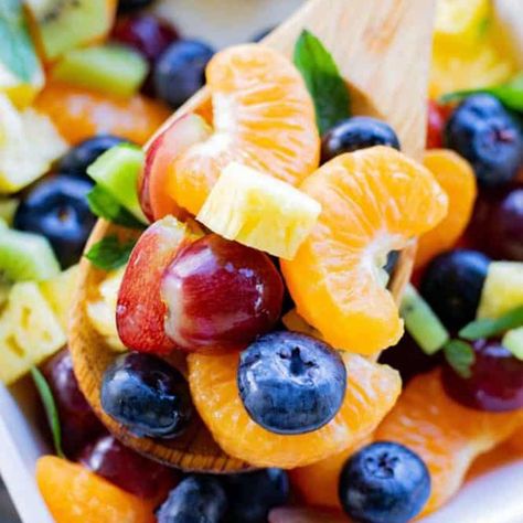 Vegan Fruit Salad, Pineapple Dressing, Summer Fruit Salad Recipe, Salads For Picnics, Vegan Dessert Recipes Easy, Pool Relaxing, Fruit Salad Ingredients, Summer Fruit Salad, Vegan Zucchini Bread