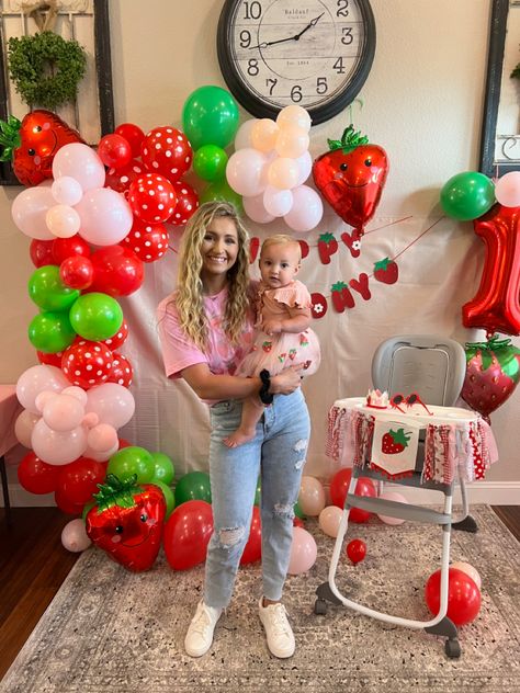 Strawberry first birthday balloon arch #strawberry #firstbirthdayparty #girlbirthdayparty #firstbirthdayideas #affiliate First Birthday Balloon Arch, Strawberry Balloons, Birthday Balloon Arch, Strawberry Birthday Party, Strawberry Cute, First Birthday Balloons, Strawberry Birthday, First Birthday Party Decorations, One Balloon