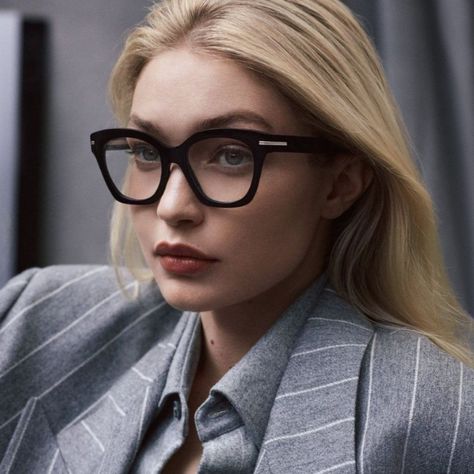 Celebrities With Glasses, Classy Glasses, Glasses Inspiration, Fancy Glasses, Girls Secrets, Contemporary Designs, Black Braids, Eyewear Womens, Girl Crushes