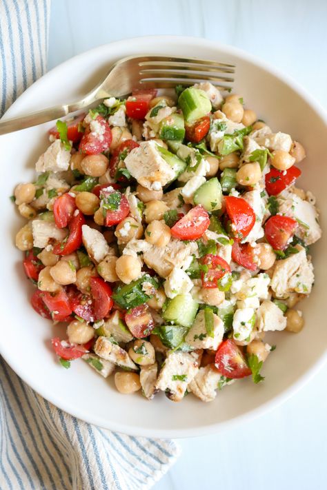 Herby Chopped Chicken and Chickpea Salad - Healthy Mama Kris Chickpea Chicken Salad Recipes, Chicken Chickpea Salad, Chicken And Chickpea Recipes, Chemo Meals, Chickpea Chicken Salad, Chicken With Chickpeas, Chicken Chickpea, Meal Prep Lunch, Prep Lunch