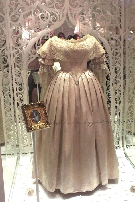 1838 Queen Victoria's coronation dress (Kensington Palace - London, UK) | Grand Ladies | gogm Queen Victoria Wedding Dress, Queen Victoria Dress, Queen Victoria Wedding, Victoria Wedding Dress, Yellow Wedding Dress, Coronation Dress, Old Dress, Palace London, Victoria Wedding