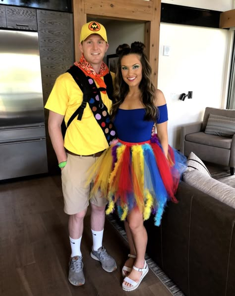 Disney Up Halloween Costume, Disney Pairs Costume, Cheap Disney Costumes Diy, Disney Costume Ideas For Couples, Disney Couple Bounding, Disney Bounding Ideas Couples, Up Halloween Costume Couple, Mnsshp Costume Ideas Couples, Couple Disney Halloween Costumes