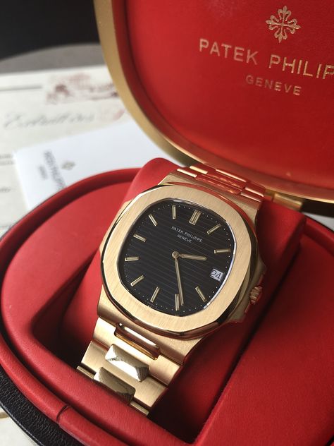 timeXchange PATEK PHILIPPE Nautilus Gold 18k ref: 3700/01J //SOLD// - timeXchange Watches For Men Aesthetic, Patek Philippe Watches Men, Different Universe, Patek Watches, Men Aesthetic, Fancy Watches, Patek Philippe Watches, Dream Watches, Expensive Watches