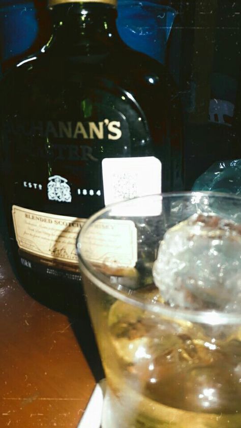 Buchanans Whiskey Fotos, Buchanans Whiskey, Buchanan Whiskey, Buchanan Master, B & B, Insta Story, Whiskey Bottle, Drinks, Quick Saves