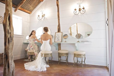 Bride and bridesmaid getting ready in the bridal Suite here at #siloandoak #somethingblue #gettingready  PC: Jenny Lloyd Photography http://www.facebook.com/jenny.lloyd.photography Brides Dressing Room, Vanity Unit Ideas, Bridal Suite Getting Ready, Bridal Suite Ideas, Bride Dressing Room, Bridal Suite Room, Bridal Suite Decor, Prep Room, Bridal Dressing Room