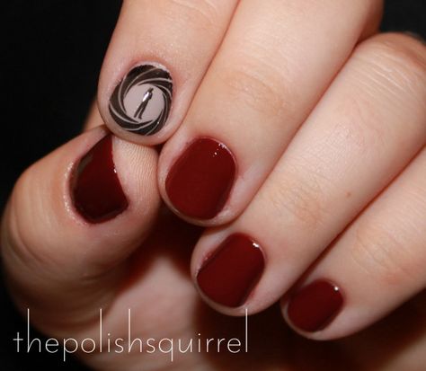 James Bond... on my nails?! :-D James Bond Nails, Bond Girl Outfits, Bond Girl, 18th Bday, Color Guard, Learn Art, My Nails, James Bond, Flower Making