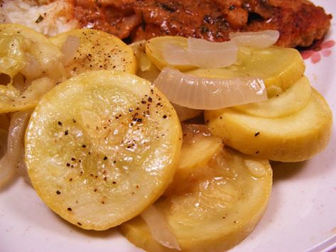 Steamed Squash, Yellow Squash Recipe, Sauteed Yellow Squash, Yellow Squash Recipes, Squash Recipe, Yellow Squash, Vegetarian Paleo, Squash Recipes, Summer Squash