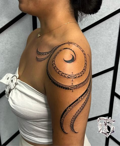 Black Tribal Classy Shoulder Tattoos Female Samoan Shoulder Tattoo For Women, Right Back Shoulder Tattoo For Women, Balinese Tattoo Women, Shoulder Band Tattoo, Maori Tattoo Shoulder, Flower Tattoos Neck, Polynesian Tattoos Women Thigh, Arm Tattoos For Women Unique, Womens Bicep Tattoo