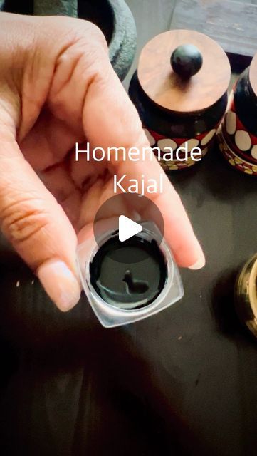 Premalatha Chandran | Recipe Developer on Instagram: "Homemade Kajal(kan mai) for Babies and kids. I will not say that it’s smudge-proof or waterproof but it is safe for your eyes. It will not cause irritation or redness to your Eyes. Kajal aims not only to beautify the eyes but also to provide nourishment and protection for your eye health & remove the Nasar Dosh(Kan Drishti)🧿  PS: the bindhi stamp @s_w_a_n_creations pls chk🙏  There are several ways to make this Kajal, this one is specially for babies, & toddlers. I didn’t use beeswax or any other chemicals so it is very safe to use for newborns too. It helps strengthen the eyelashes and makes them thicker because of Almonds & castor oil. You can apply Eyebrows & Eyelids too.   📝How to make kajal at home? 🌺Take 3 almonds and powder it Kajal Making At Home, How To Make Kajal At Home, Best Kajal For Eyes, How To Apply Kajal, Homemade Kajal, Eye Kajal, Recipe Developer, Cow Ghee, Talcum Powder