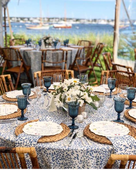 Julia Amory, Obx Wedding, Event Florals, Coastal Garden, Nantucket Wedding, Wedding Decor Inspiration, Table Set Up, Coastal Wedding, England Wedding