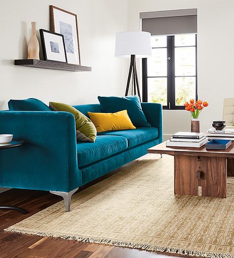 Teal Sofa Living Room, Small Living Room Design Ideas, Colorful Sofa, Blue Sofa Living, Turquoise Living Room Decor, Living Room Turquoise, Small Modern Living Room, Contemporary Decor Living Room, Teal Sofa