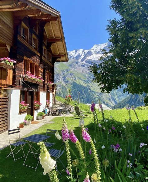 Swiss Cabin, Mountain Lake House, Swiss Cottage, Mountain Chalet, Swiss Chalet, Dream Family, Countryside House, Mountain Village, Great View