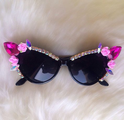 "Fabiola" Sunglasses $48 at www.shopsw.etsy.com Diy Sunglasses, Swarovski Sunglasses, Cat Eye Colors, Fake Glasses, Funky Glasses, Cute Sunglasses, نظارات شمسية, Cute Glasses, Fashion Eye Glasses