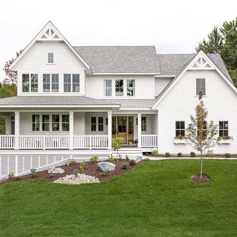 Classic farmhouse meets contemporary inside a delightful Minnesota home Bria Hammel, Mudroom Makeover, Dream Farmhouse, Addition Ideas, Lakeside Cottage, Minnesota Home, Classic Farmhouse, Urban Farmhouse, Beautiful Houses