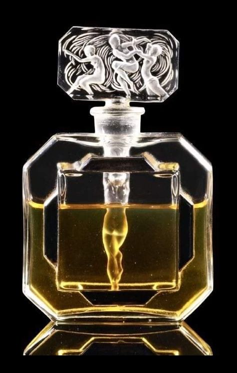 Art Deco Perfume, Luxury Stuff, Lalique Perfume, Lalique Perfume Bottle, Pretty Bottles, Lampe Art Deco, Bottle Designs, Fragrance Bottles, Pretty Perfume Bottles