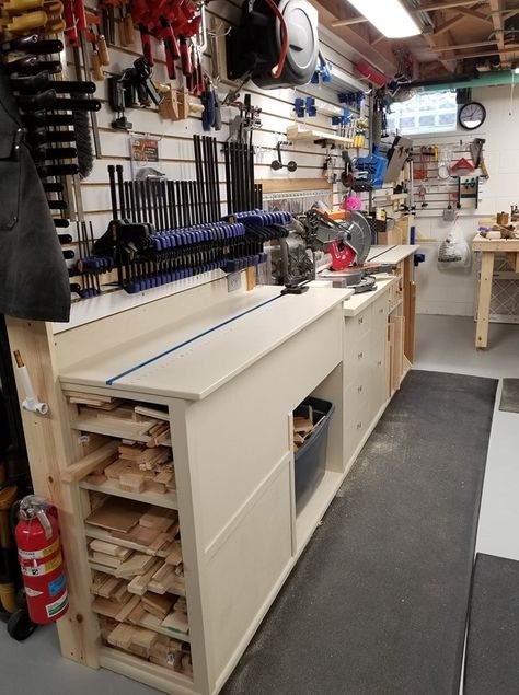 Shop Hacks, Garage Workshop Layout, Garage Workbench Plans, Basement Workshop, Garage Workshop Organization, Workshop Layout, Workbench Plans Diy, End Tables Diy, Woodworking Shop Plans