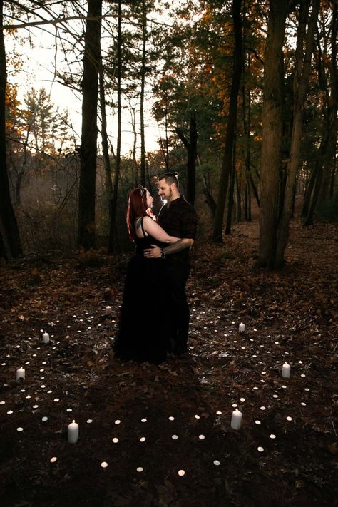 Fall Moody Photoshoot, Vampire Engagement Photos, Engagement Photos Harry Potter, Salem Engagement Photos, Witchy Wedding Photos, Engagement Photos Goth, Emo Engagement Photos, Cemetery Engagement Photos, Witchy Couple Photoshoot