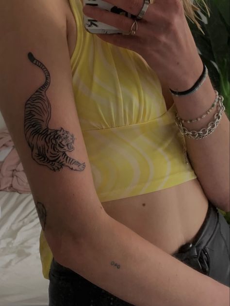 Tiger Tattoo Aesthetic, Tiger Shoulder Tattoo Woman, Big Arm Tattoos Women, Big Arm Tattoos, Tiger Tattoo On Arm, Tiger Arm Tattoo, Chinese Tiger Tattoo, Traditional Tiger Tattoo, Tricep Tattoos