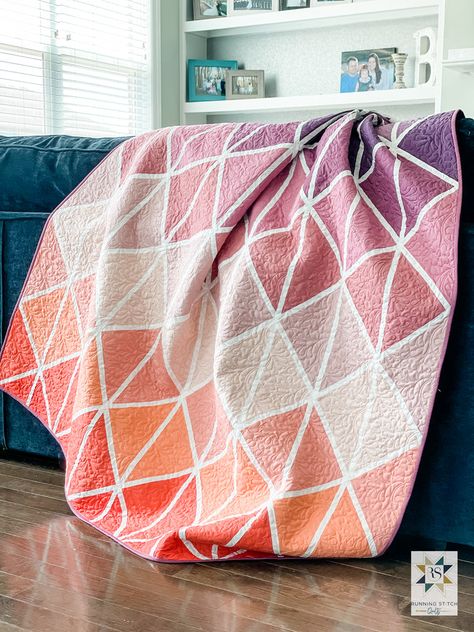 Deltille Quilt - The Cover Quilt! - Running Stitch Quilts Twin Quilt Pattern, Modern Quilt Pattern, Color Vision, Solid Quilt, Quilt Modernen, Quilts Patterns, Cute Quilts, Block Patterns, Modern Quilt Patterns