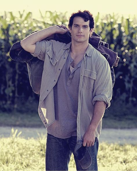 Farm Boy Clark 🌾🌾 .  #henrycavill #superman #Witcher Farm Boy Outfits, Henry Cavill Clark Kent, Kent Farm, Flamboyant Natural, Henry Williams, Love This Pic, Farm Boys, Clark Kent, Tv Actors