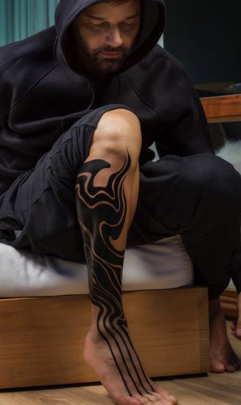 Tattoo Pierna Hombre, Leg Tattoo Placements, Botanical Tattoos, Shin Tattoo, Blackout Tattoo, Skeleton Hand Tattoo, Leg Tattoo Men, Sleeve Ideas, Ricky Martin