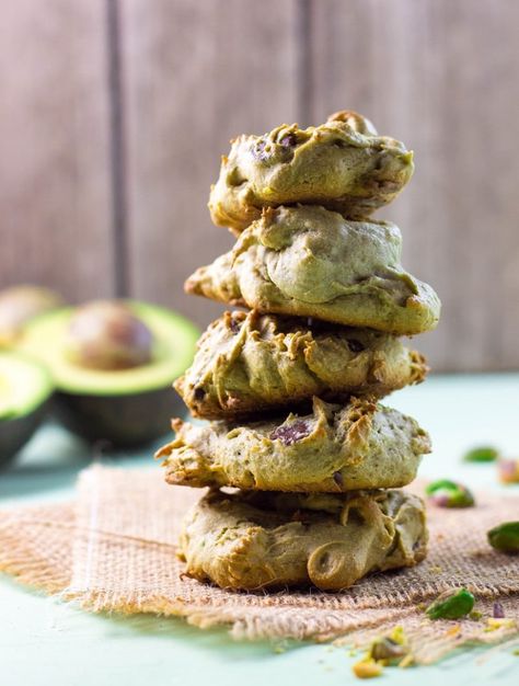 Avocado Cookies with Chocolate Chips & Pistachios-1431 Avocado Cookies, Cookies With Chocolate Chips, Cookies With Chocolate, Gluten Free Cookie Recipes, Avocado Chocolate, Best Vegetarian Recipes, Gf Desserts, Gluten Free Sweets, Vegan Dessert