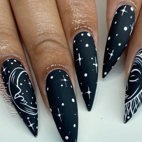 Hirsch Hunty on Instagram: "Starry Night ✨ . . Inspired by @thenailonyx . . #charlottenails #charlottenailsalon #charlottenailtech #cltnails #queencitynails #ncnails #atlantanails #nailart #naildesign #nailtech #coffinnails #charlottenailsalon #nailpro @nailpromagazine #nailpromagazine #nailsmagazine @nailsmagazine #valentino #blacknails" Nails Design Fall, Thanksgiving Nail Ideas, Thanksgiving Nails Design Fall, Halloween Nail Art Easy, Fall Thanksgiving Nails, Elegant Thanksgiving, Black Halloween Nails, Nail Art Halloween, Thanksgiving Nail Designs