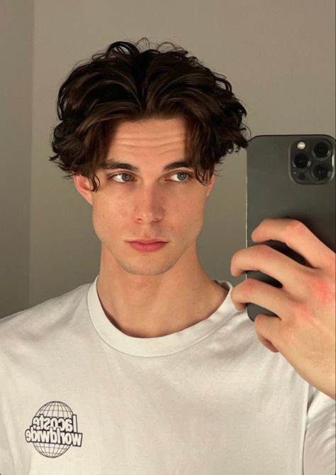 Haircut Men Middle Part, Old Money Haircut Men, French Crop Hair Men, Middle Part Haircut, David Hair, French Crop, Men Haircut Curly Hair, Aesthetic Men, Middle Part Hairstyles