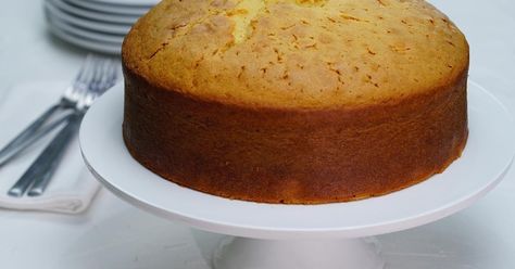 This one bowl method is fantastic for busy bakers. Vanilla Butter Cake Recipe, Easy Butter Cake Recipe, Vanilla Butter Cake, Best Vanilla Cake Recipe, Easy Vanilla Cake, Buttercream Icing Recipe, Cake Pan Sizes, Butter Cake Recipe, Easy Butter