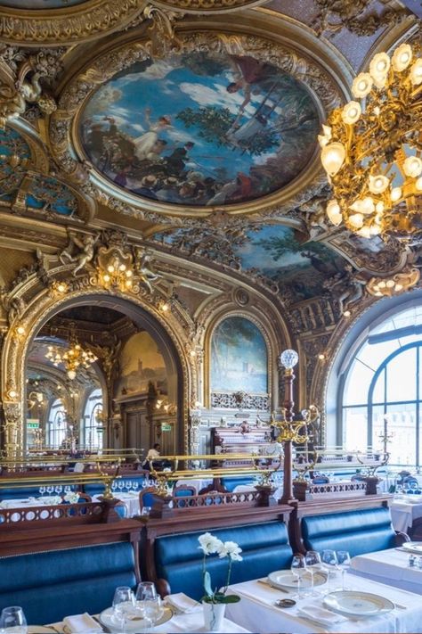 Eccentric Interior Design, Le Train Bleu Paris, Restaurant Seating Design, Trocadero Paris, Healing Aesthetic, Royal Room, Paris Interiors, Restaurant Seating, Paris Luxury