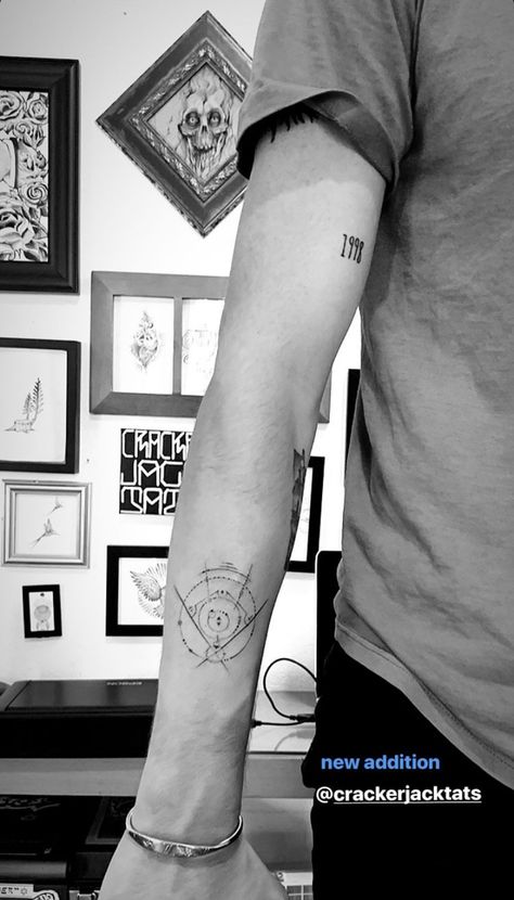 Geometric Baseball Tattoo, Men’s Baseball Tattoos, Small Baseball Tattoo, Baseball Tattoos For Men, Baseball Tattoo For Men, Baseball Tattoo Ideas, Maria Tattoo, Baseball Tattoo, Baseball Tattoos