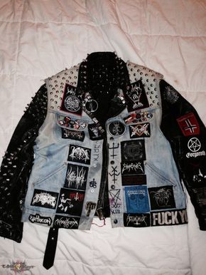 Black Metal Fashion, Punk Leather Jacket, Punk Fashion Diy, Leather Sleeve Jacket, Battle Jacket, Metal Clothing, Metal Fashion, Rocker Style, Rock Punk