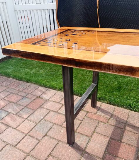 Repurposed Dining Table, Old Door Tables, Barn Door Tables, Door Dining Table, Recycled Door, Arrow Designs, Old Barn Doors, Door Table, Upcycle Ideas