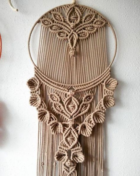 Hanging Wall Decor Ideas, Simpul Makrame, Jute Macrame, Pola Macrame, Decorative Crochet, Crochet Macrame, Macrame Mandala, Macrame Knots Tutorial, Macrame Bracelet Patterns