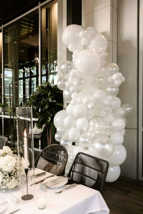 Balloon Decor, Wedding Inspo, Rehearsal Dinner Inspo, Event Decor, Party Decor, Private dinner, Dinner settings, Dinner party ideas, Table Setting Rehearsal Dinner Decorations Table, Rehearsal Dinner Decor, Rehearsal Dinner Inspiration, Dinner Party Style, Night Before Wedding, Dinner Party Ideas, Garden Party Bridal Shower, Rehearsal Dinner Decorations, Bridal Shower Balloons