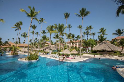 Majestic Colonial Punta Cana - The Colonial Club Pool at the Majestic Colonial Punta Cana | Oyster.com Hotel Photos Majestic Colonial Punta Cana, Punta Cana Excursions, Caribbean All Inclusive, Swim Up Bar, All Inclusive Resort, Caribbean Vacations, Fun Travel, Safari Tour, Travel Places